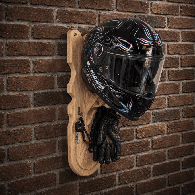 Porte casque moto mural en bois frêne massif